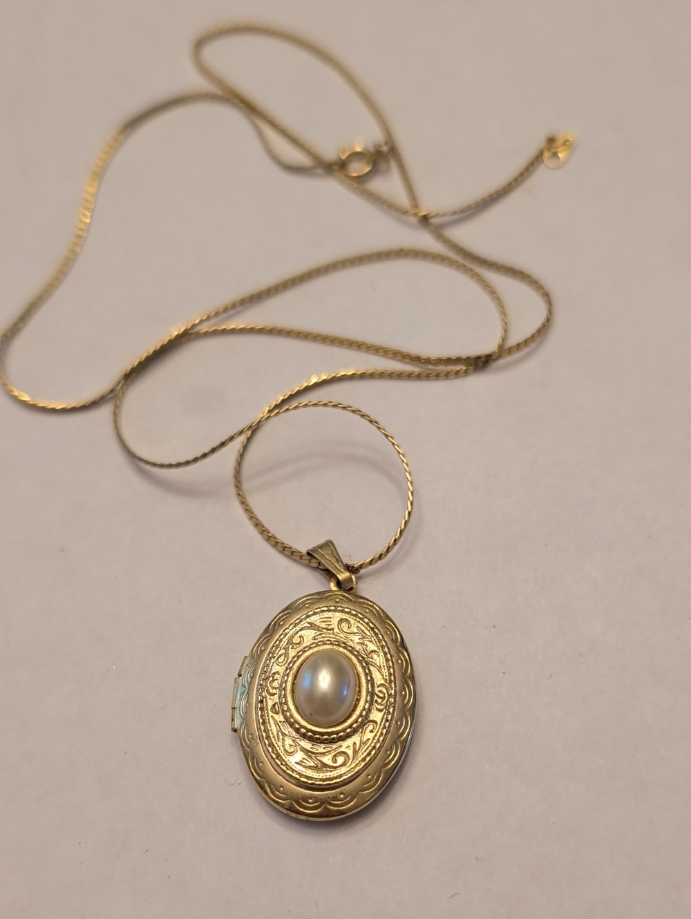 Vintage Gold Tone Locket Necklace with Pearl Cabochon